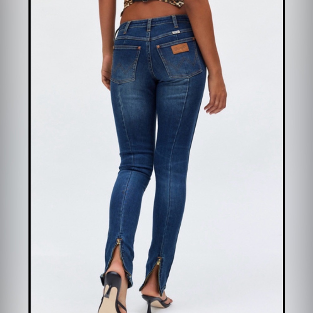 Wrangler Spat Low Rise Jean Dark Blue Skinny Jeans with Zipper Accents